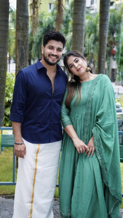 Aparna Thomas Photos, Images, Pictures