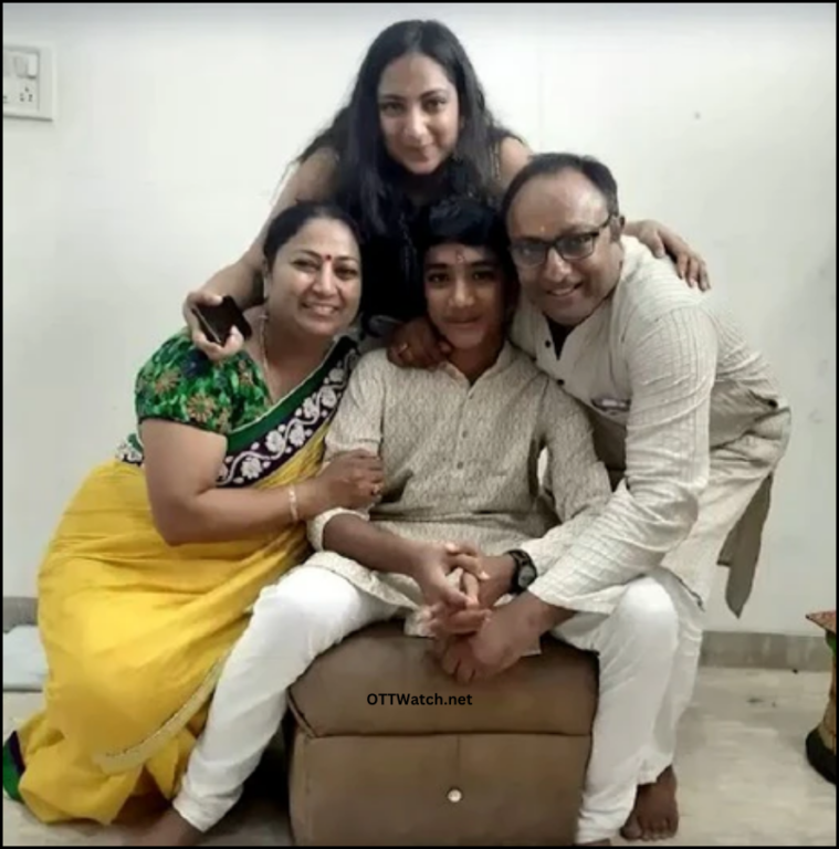 Rekha Gupta Family Photo