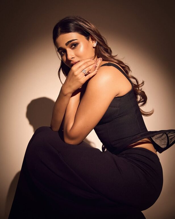 Shalini Pandey Hot Photo